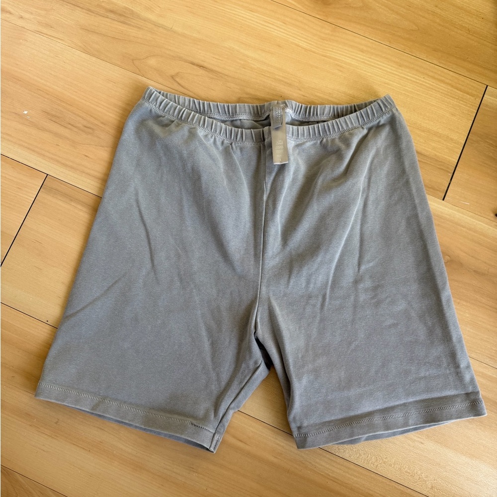 SKIMS Women's Gray Bike Shorts